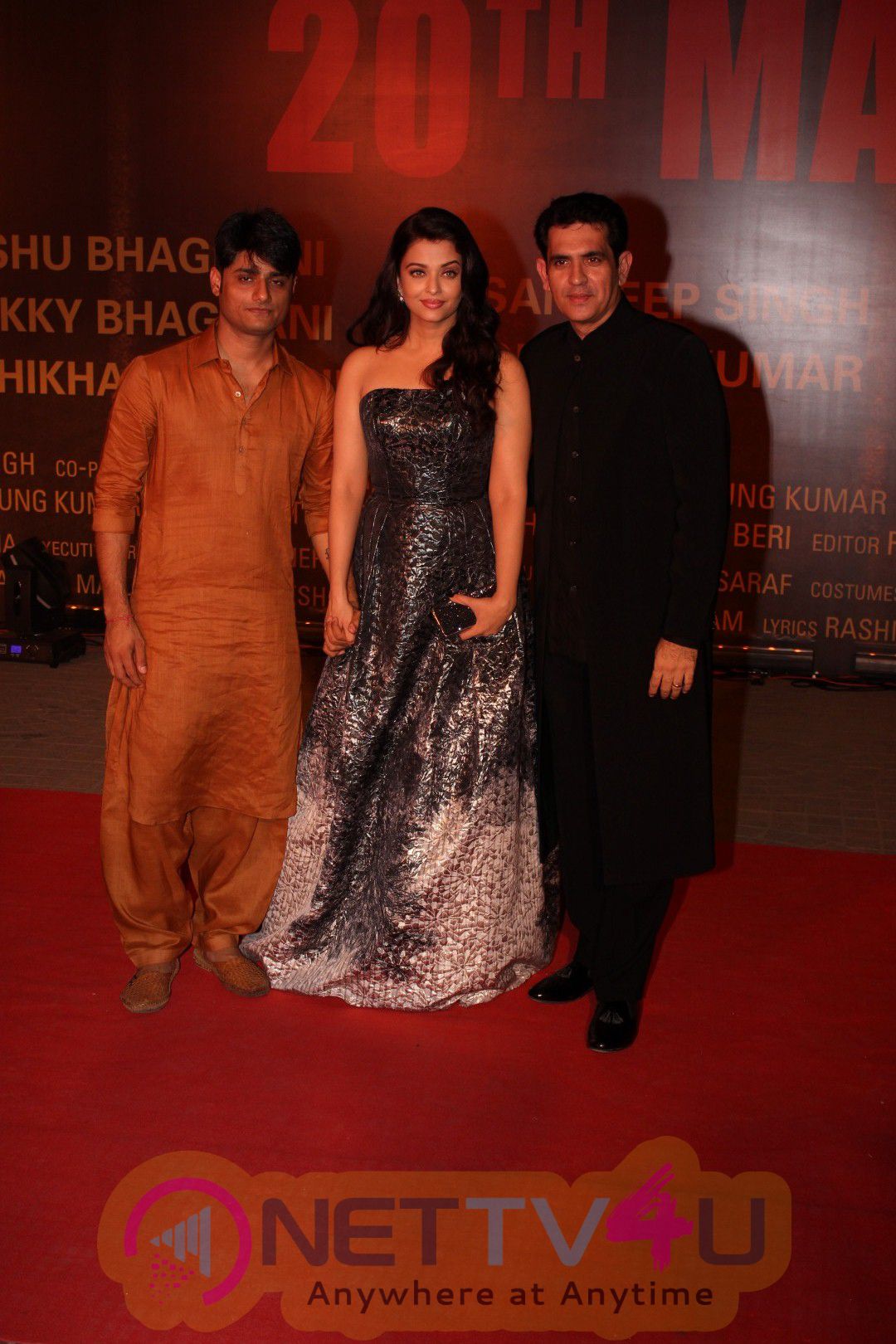 Amitabh Bachchan Aishwarya Rai Bachchan Many Celebs At Red Carpet Of Film Sarabjit Attractive Stills 236323 Movie Press Meet Pics Latest Event Images Stills nettv4u com